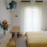 Dolores Hotel 3*