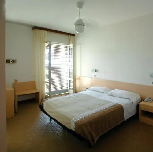 Dolores 切塞纳蒂科