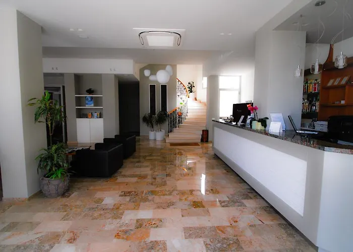 Dolores 切塞纳蒂科